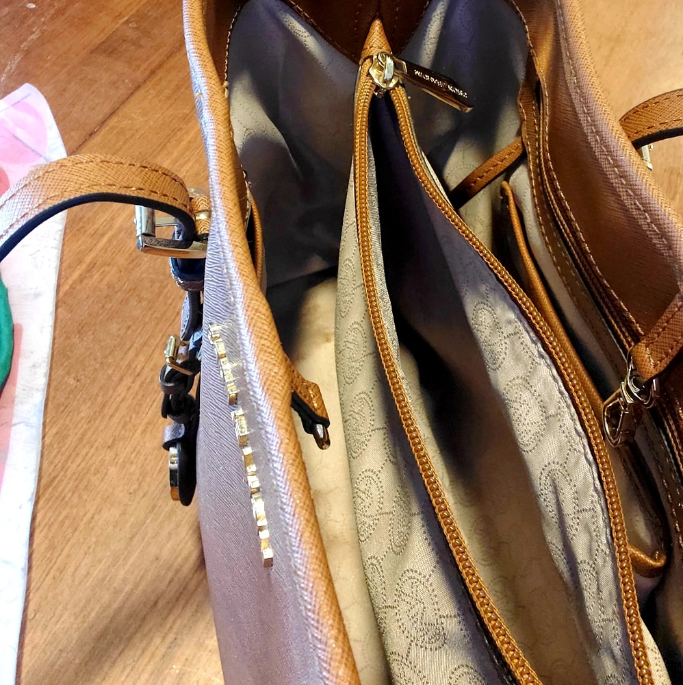 Michael Kors Purse - Picture 13 of 13